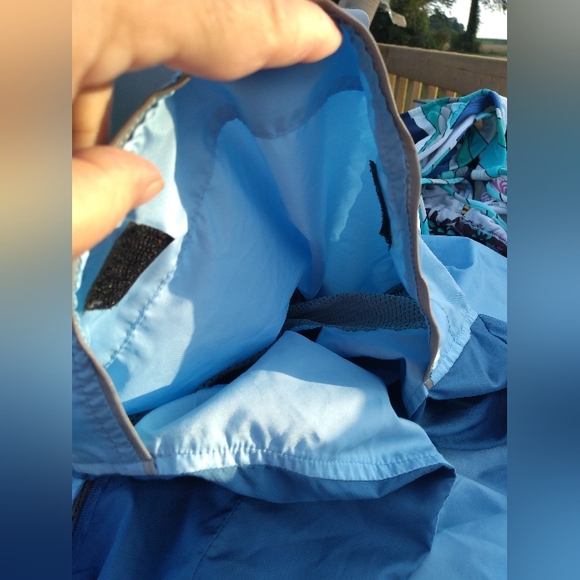 Ladies Blue Saucony Windbreaker Jacket, Size Small, Lightweight, Back Ve… - Picture 7 of 14